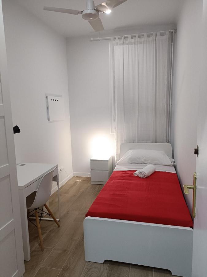 Sant Jordi Pisos - Dos De Maig Apartment Barcelona Bagian luar foto